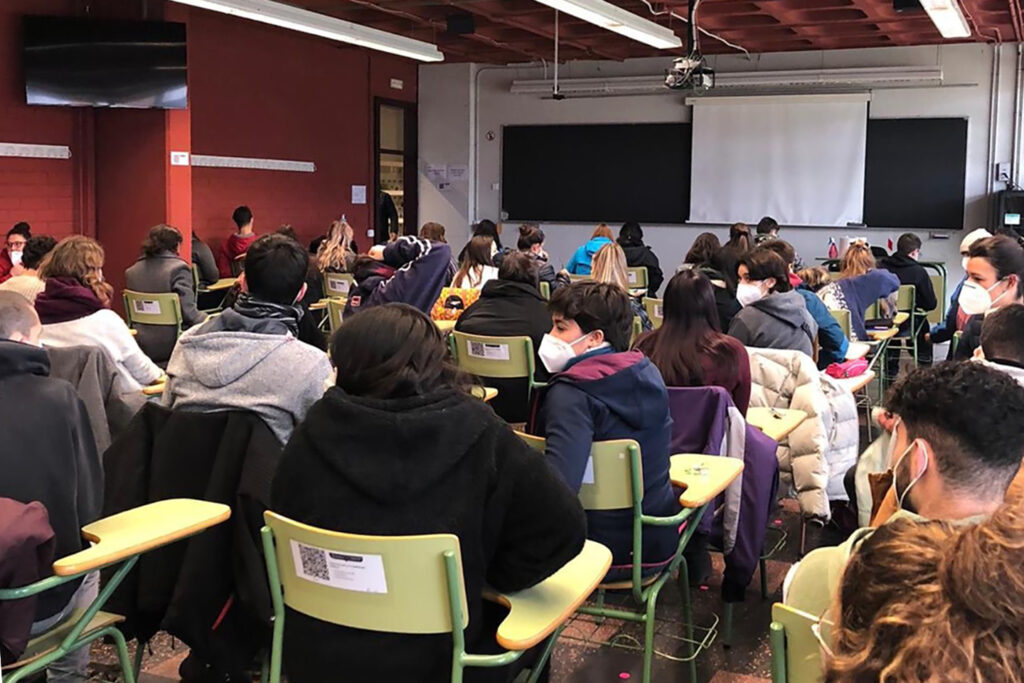 El moviment estudiantil dels Països Catalans demana tornar a les aules després dels exàmes presencials obligatoris